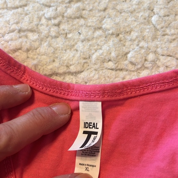 A tank top that says it all - Picture 4 of 4